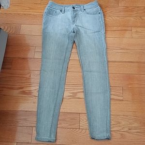 NWOT Ann Taylor  Loft Gray skinny jean Size 2